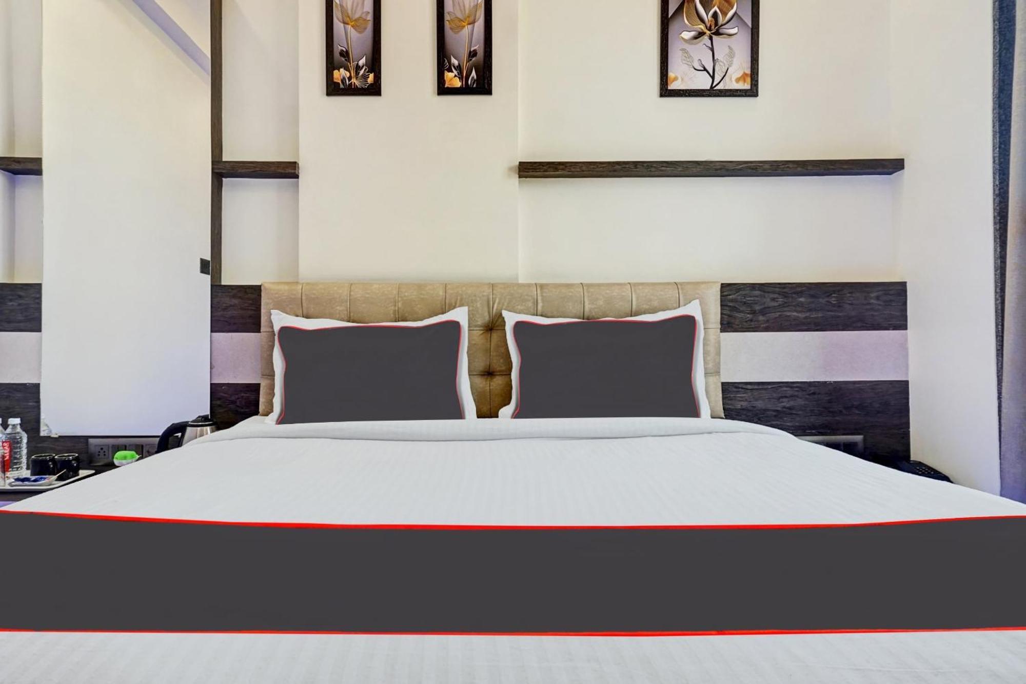 מלון Pimpri-Chinchwad Super Townhouse Poona Royal מראה חיצוני תמונה