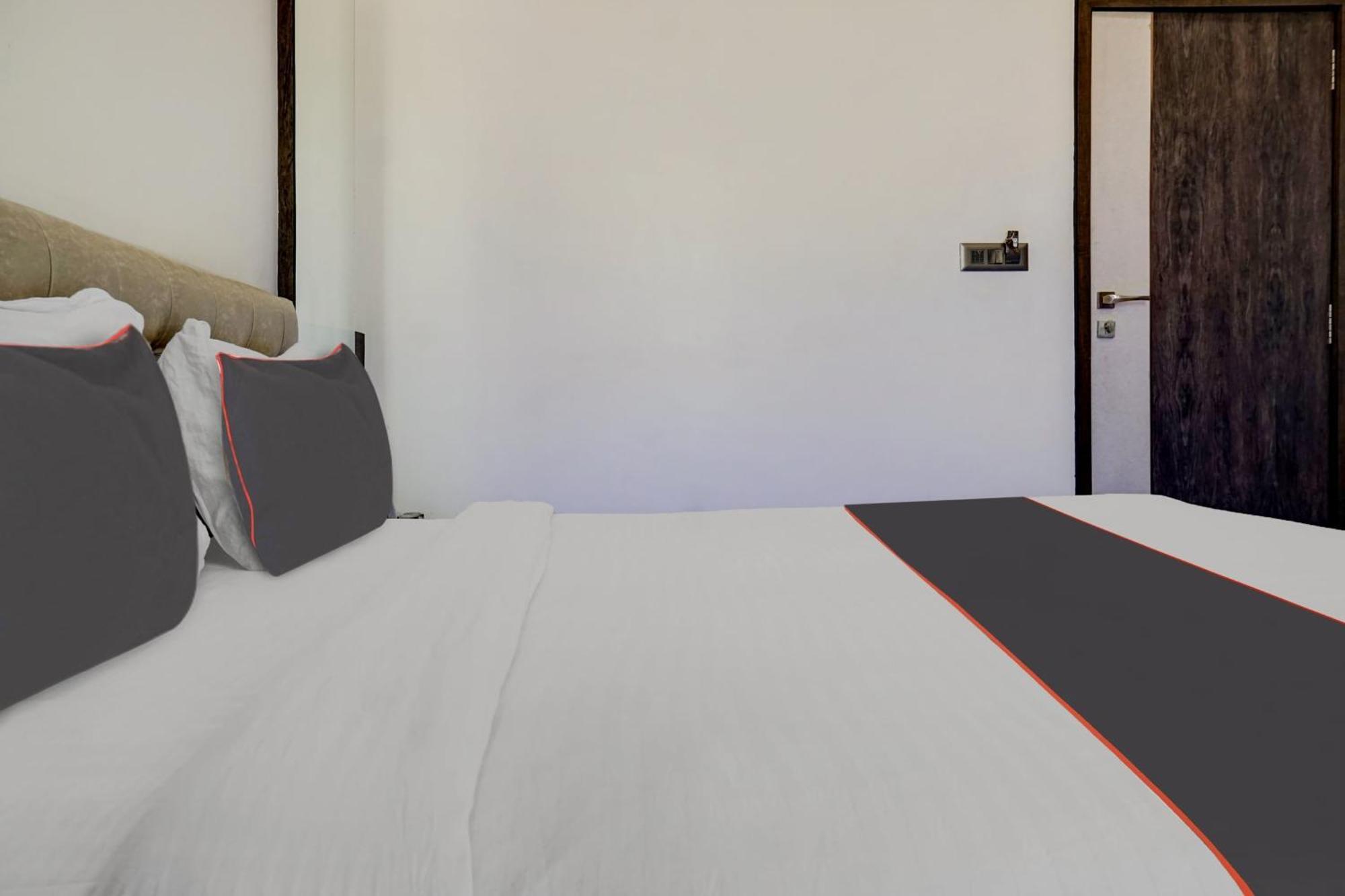 מלון Pimpri-Chinchwad Super Townhouse Poona Royal מראה חיצוני תמונה