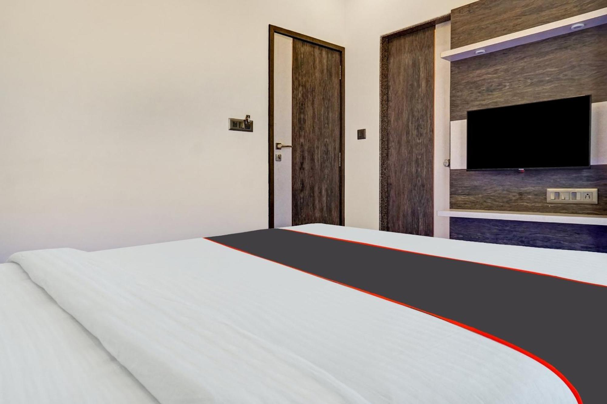 מלון Pimpri-Chinchwad Super Townhouse Poona Royal מראה חיצוני תמונה