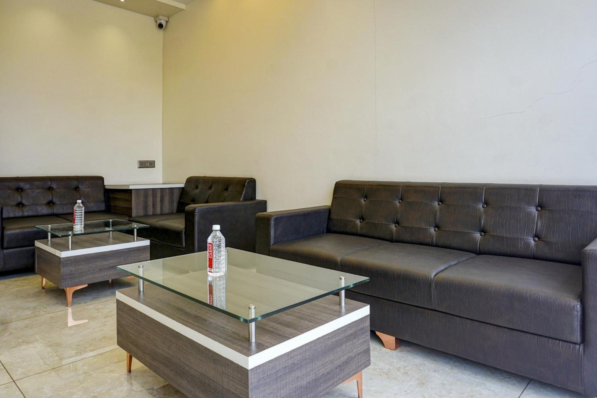 מלון Pimpri-Chinchwad Super Townhouse Poona Royal מראה חיצוני תמונה